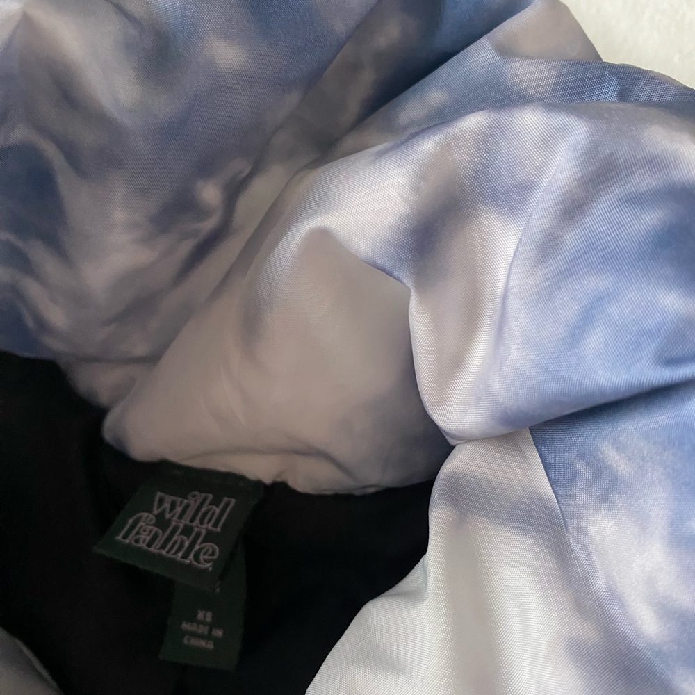 white and blue Wild Fable watercolor cloud puffer coat - Picture 3 of 8